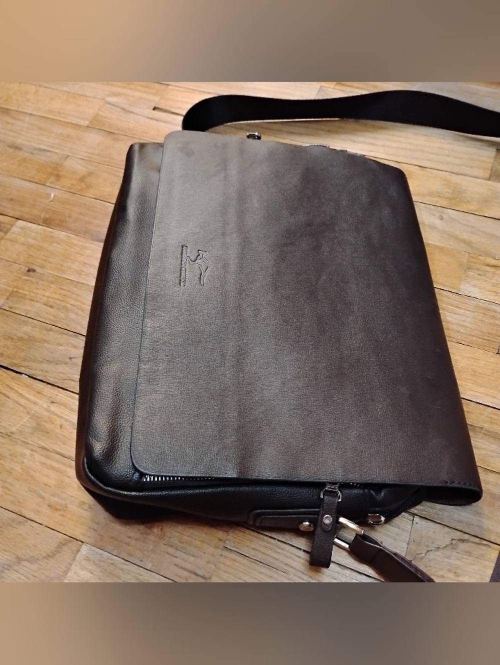 Kangaroo Kingdom Brown Leather Mens Messenger Bag. - Picture 3 of 12
